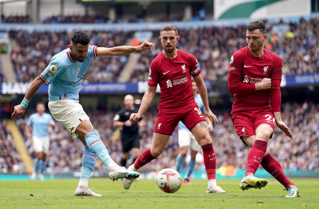 Premier League : voici le top 5 des meilleurs passeurs africains Joueur de football en action lors d'un match de Premier League.
