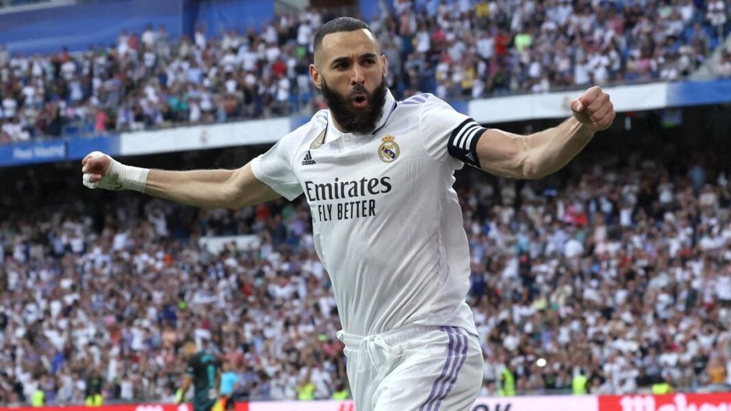 En inscrivant un triplé, Benzema devient 4e meilleur buteur de la Liga Karim Benzema en action lors d'un match de football en Liga.