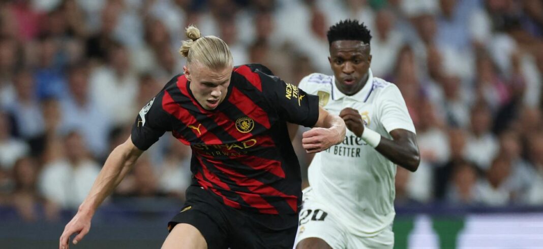 Ligue des Champions/Réal Madrid – Manchester City : City repart avec un match nul (1-1) Joueur de Manchester City et joueur du Real Madrid en duel lors d'un match.