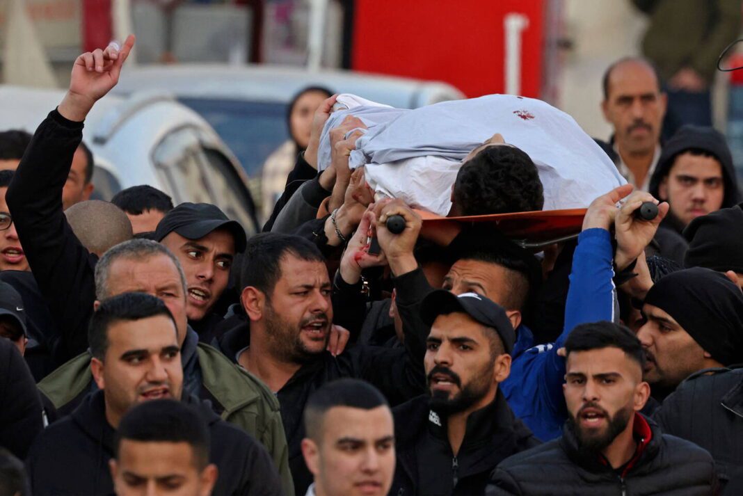 Hommage à un adolescent palestinien tué Manifestation en Palestine pour un adolescent tué par l'armée israélienne.