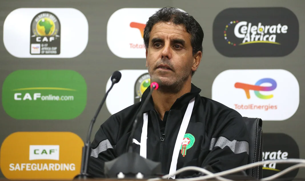 CAN U17 : Said Chiba, entraineur du Maroc jette des fleurs à l’Algérie Said Chiba, entraîneur du Maroc, lors d'une conférence de presse.