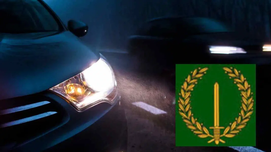 Algérie : les feux non conformes des véhicules sont amendés à hauteur de… Véhicule avec feux non conformes lors d'un contrôle routier.