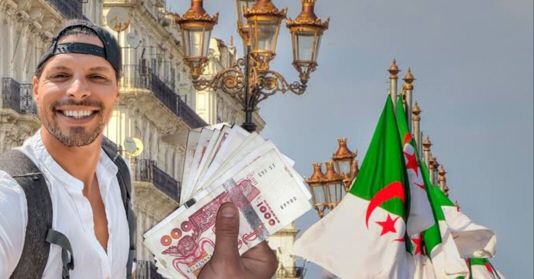 Touriste hollandais en Algérie avec argent Hollandais souriant avec argent et drapeaux algériens.