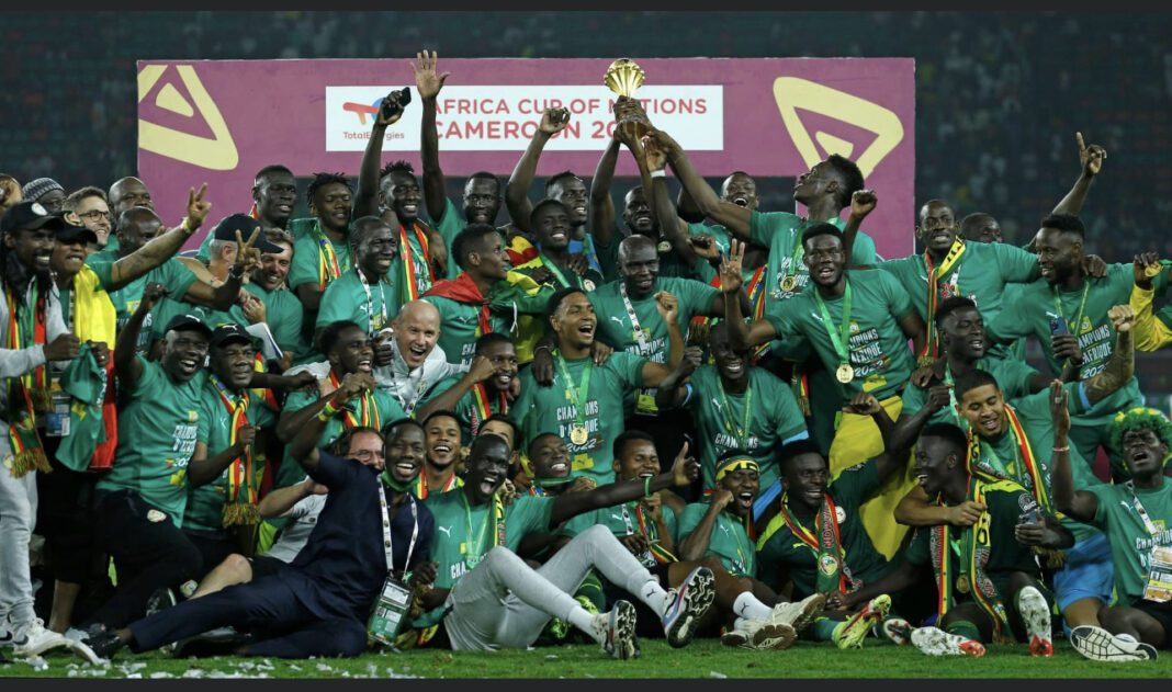 Victoire du Sénégal en Coupe d'Afrique L'équipe du Sénégal célèbre sa victoire en Coupe d'Afrique des Nations 2022.
