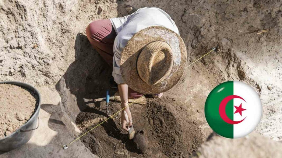 Algérie : énorme découverte d’un trésor archéologique Femme archaeologue découvrant un site archéologique en Algérie.