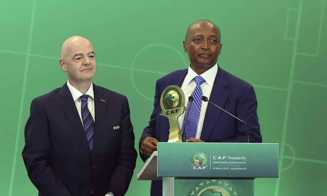 Coupe du Monde 2026 : Le souhait de la FIFA aux équipes africaines Président de la CAF lors d'une conférence sur la Coupe du Monde 2026.