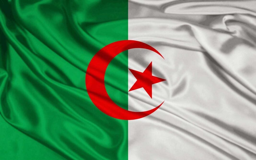Coup de Tonnerre ! L’Algérie est le pauvre du Maghreb Drapeau algérien avec étoile et croissant rouges.