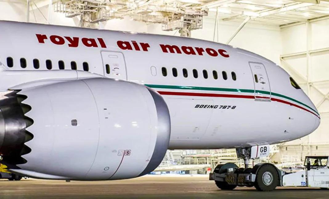 Royal Air Maroc est loin de revenir à Alger Avion Boeing 787-9 de Royal Air Maroc dans un hangar.
