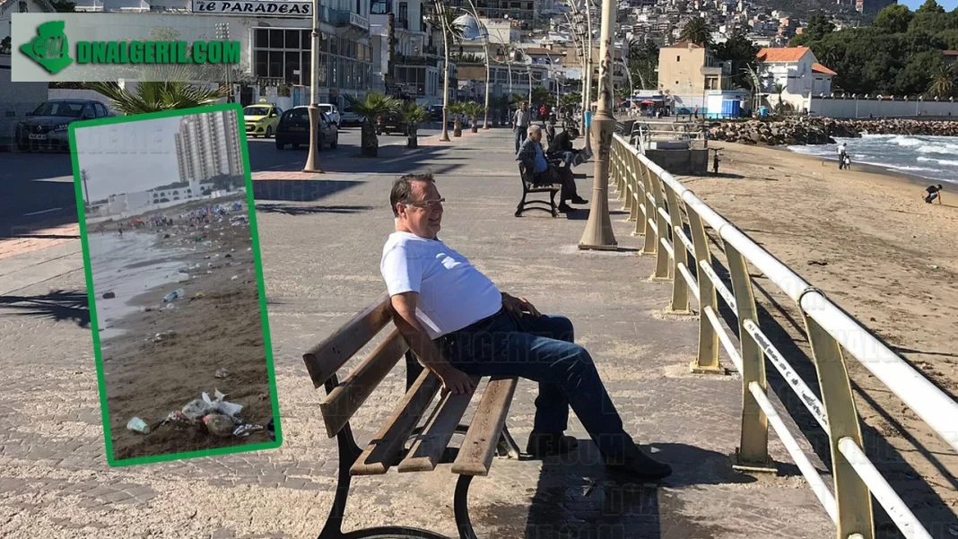 Algérie : des touristes manquent de civisme Touriste assis sur un banc près de la mer en Algérie.