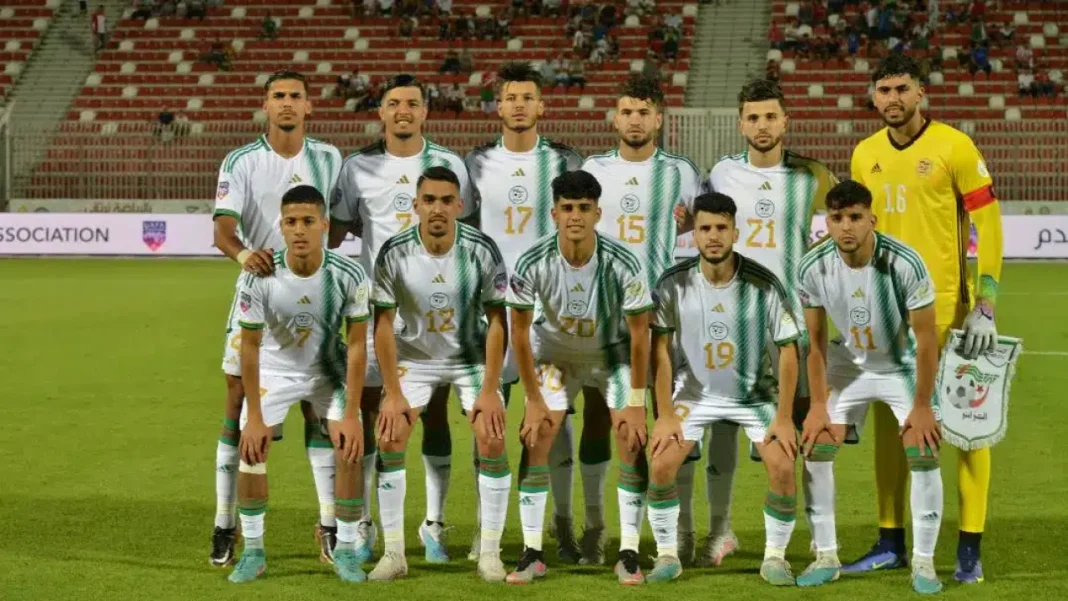 Jeux Sportifs Arabes : l’Arabie saoudite dézingue l’Algérie L'équipe de football U23 d'Algérie avant un match important.