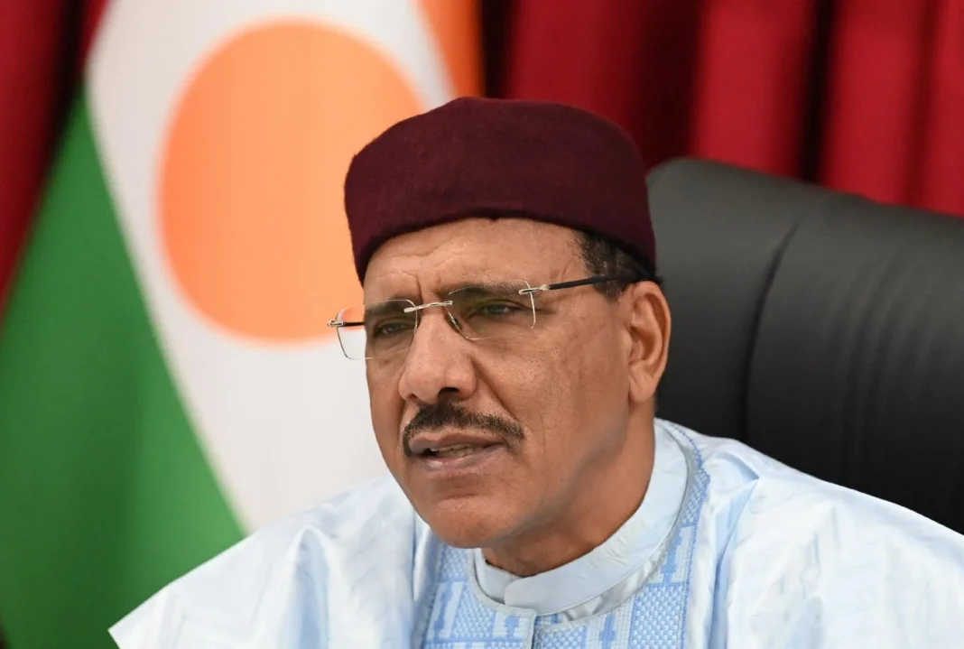 «Tentative de coup d’Etat» : la Cédéao et l’Union africaine réclament la libération du chef de l’Etat Mohamed Bazoum Mohamed Bazoum, président nigérien, en conférence de presse.