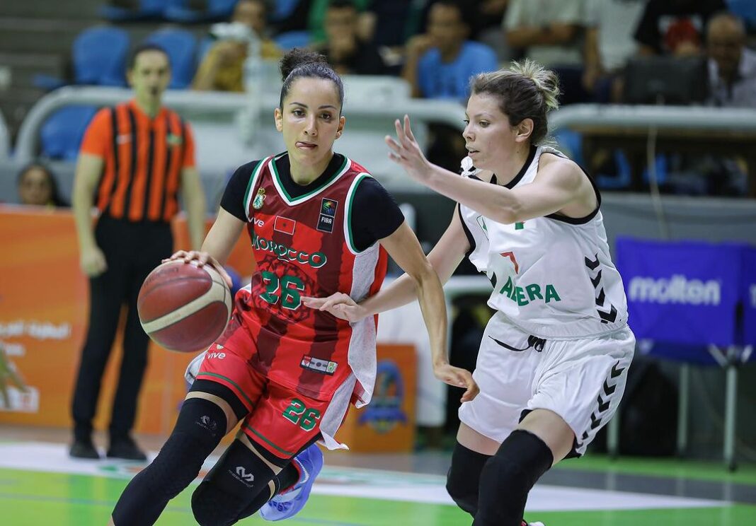Basketball féminin Maroc-Algérie Match de basket féminin entre le Maroc et l'Algérie en demi-finale.