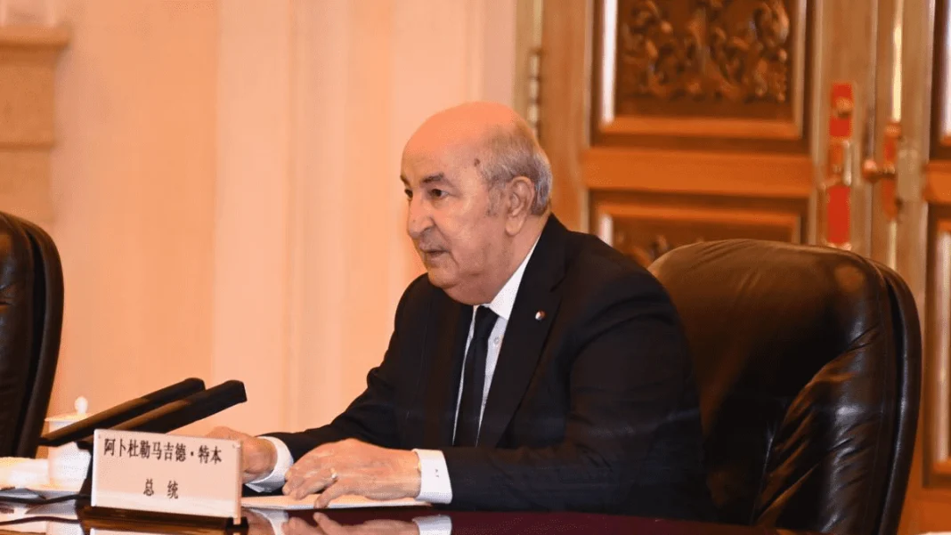 Tebboune lors d'une visite officielle Président Tebboune lors d'une visite à Shenzhen, Chine.