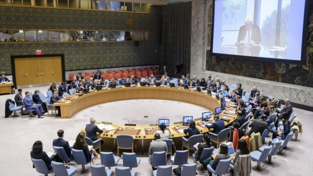 Réunion du Conseil de sécurité de l'ONU sur l'Afrique avec plusieurs délégués.