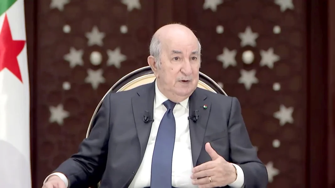 Journée nationale du Moudjahid 2023 en Algérie : le message de Tebboune Tebboune prononçant un discours lors de la Journée du Moudjahid 2023 en Algérie.