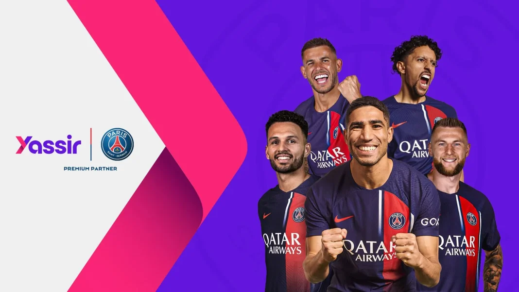 France Algérie : Signature de partenariat entre Yassir et le PSG Les joueurs du PSG posent avec le logo Yassir lors de la signature du partenariat.