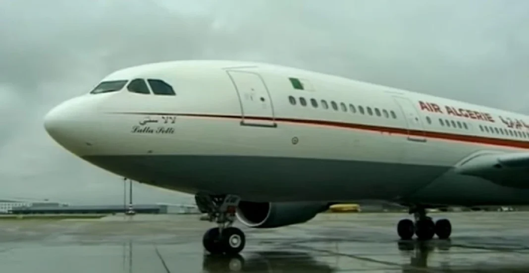 Air Algérie : 114 nouveaux vols entre l’Algérie et la France désormais disponibles Avion d'Air Algérie prêt à décoller ou atterrir.
