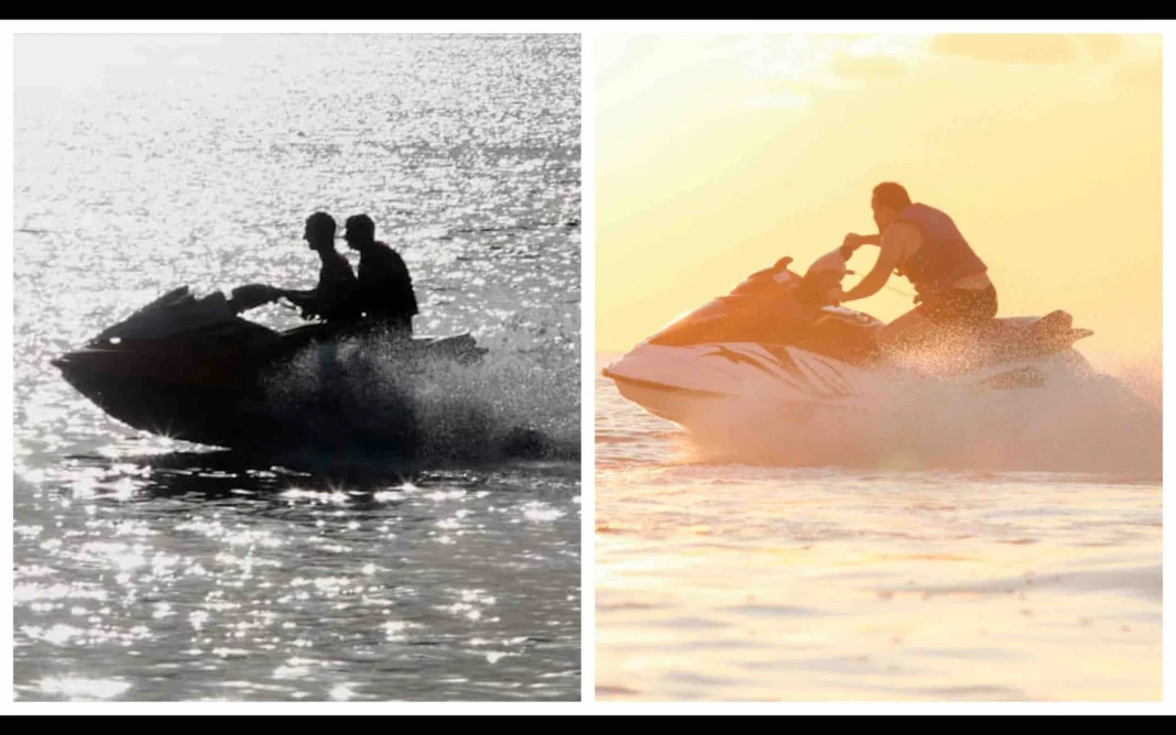 Affaire/Vacanciers tués en mer: l’encre continue à couler Deux personnes sur un jet ski au coucher du soleil, scène paisible et sportive.