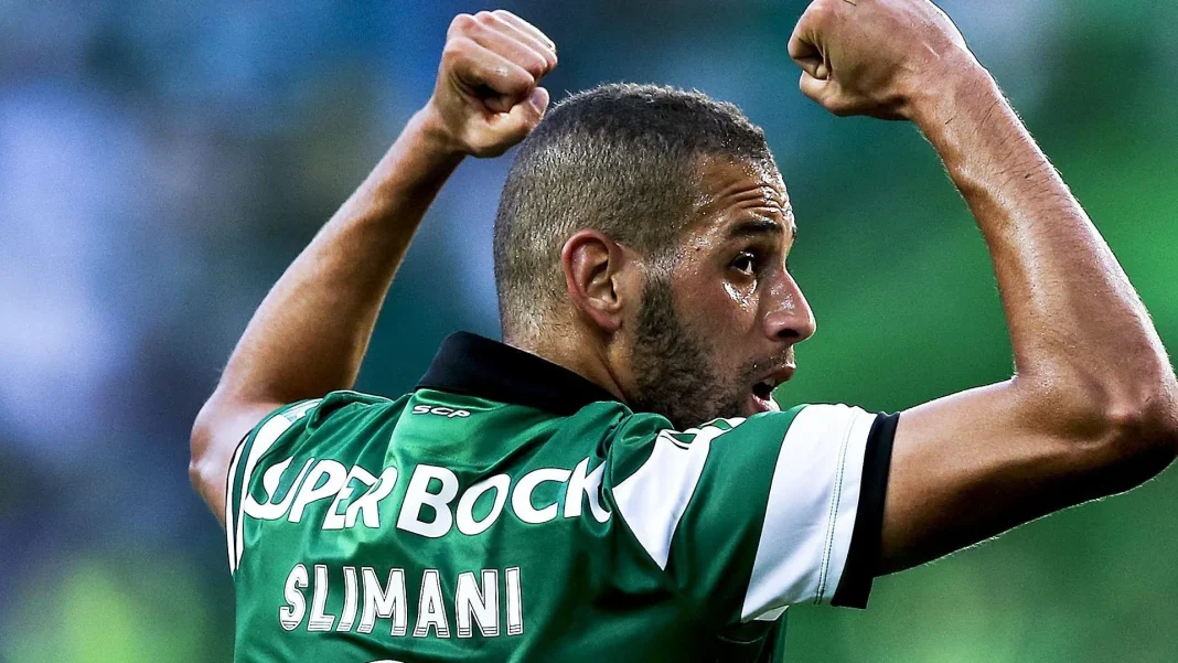 Islam Slimani, joueur de football, en pleine célébration sportive.