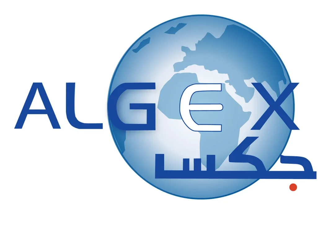 Algérie : Le ministre du Commerce limoge le directeur d’Algex Logo d'Algex avec globe terrestre et texte en arabe et français.