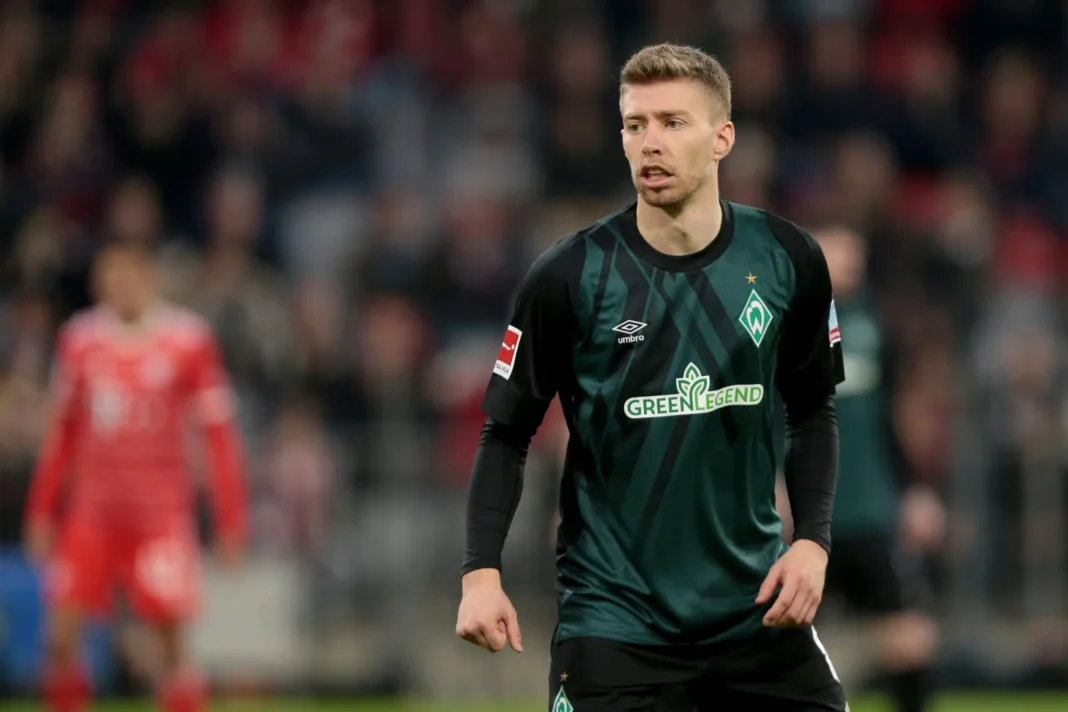 « J’ai définitivement opté pour l’Algérie…», Mitchell Weiser Mitchell Weiser joueur de football en action sur le terrain.