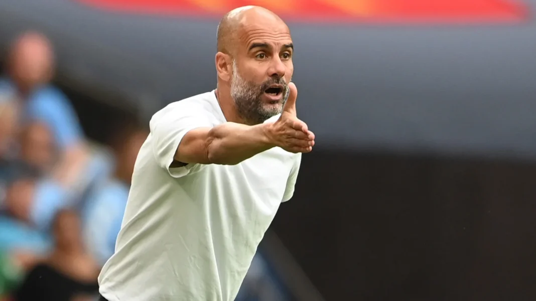 Pep Guardiola appelle à une grève générale des joueurs professionnels pour réformer le calendrier du football Pep Guardiola donne des instructions lors d'un match de football.