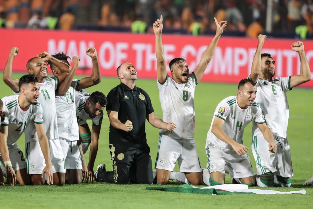 Coupe du monde 2026 : L’équipe d’Algérie peut atteindre les demi-finales à une condition! L'équipe d'Algérie célèbre sa qualification pour les demi-finales.