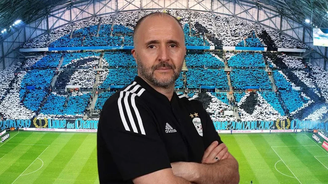 Équipe d’Algérie : Deux nouveaux joueurs dans le viseur de Djamel Belmadi Djamel Belmadi en costume noir dans le stade Vélodrome.