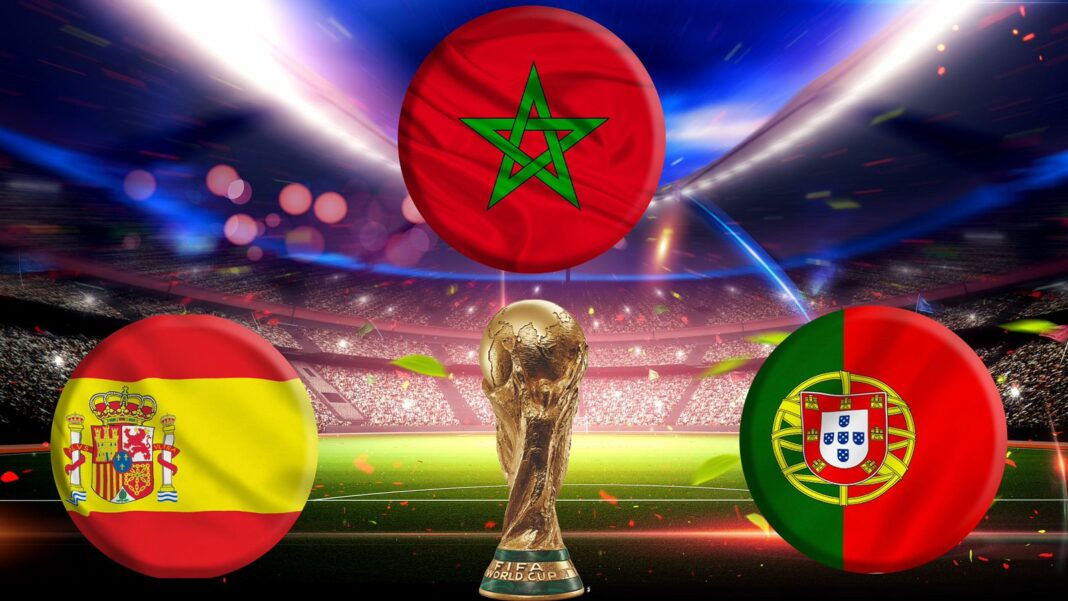 FIFA-Coupe du Monde 2030 : Une édition transcontinentale inquiète les amateurs de football et l’environnement Ballons de football avec drapeaux du Maroc, Espagne et Portugal.