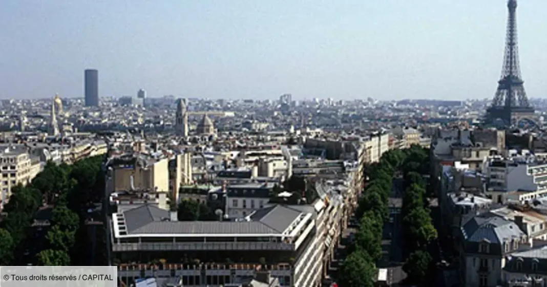 Salon International pour l’Industrie en Algérie:vers une révolution du secteur Vue de Paris avec la Tour Eiffel en arrière-plan.