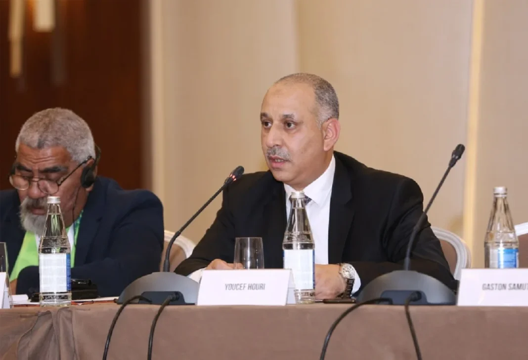 « La France est le dernier pays qui puisse donner des leçons », Youcef Houri Youcef Houri parlant lors d'une conférence en Tunisie.