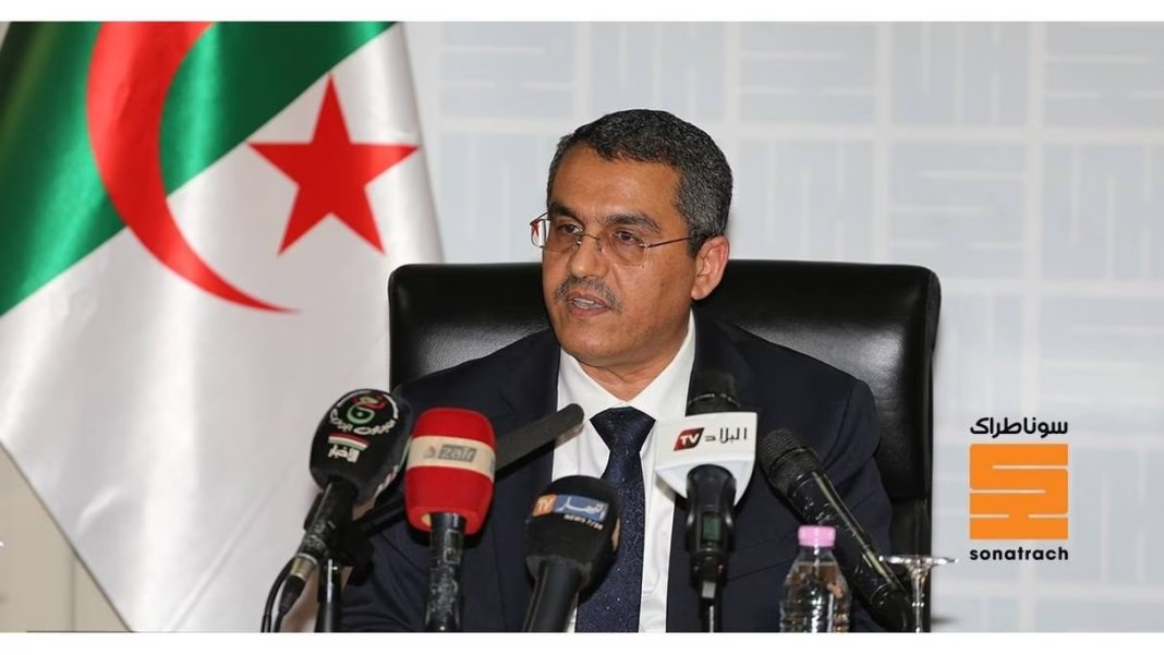 Sonatrach: le limogeage du PDG Toufik Hahhar suscite des interrogations Toufik Hahhar, PDG de Sonatrach, lors d'une conférence officielle.