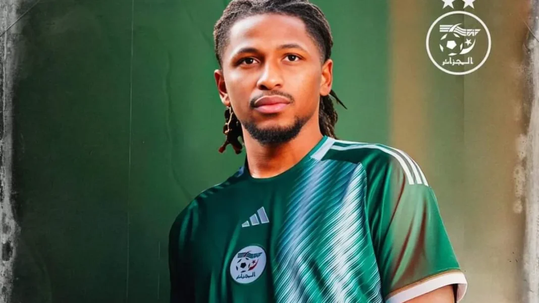 Joueur de football algérien blessé lors d'un match important.