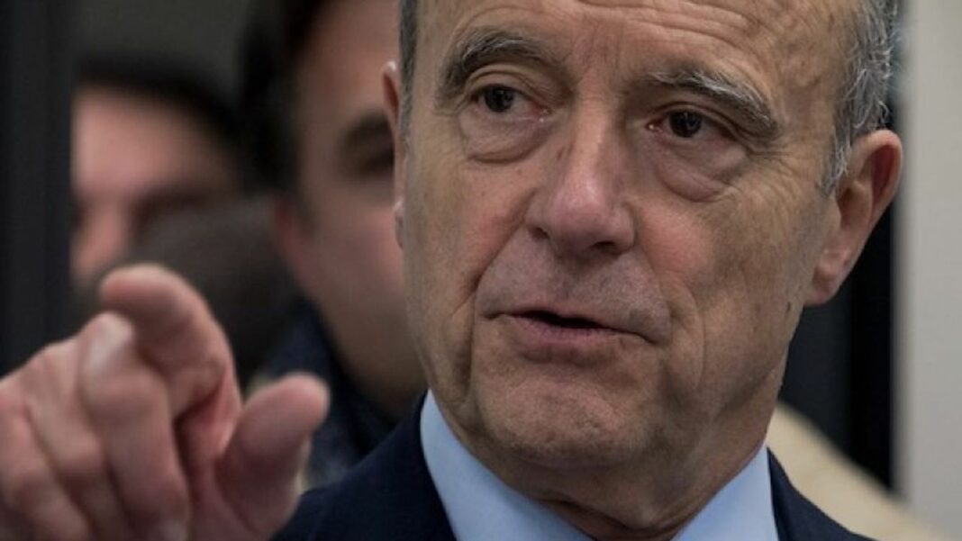 Musulmans en France: Alain Juppé, au cœur d’une controverse Alain Juppé lors d'une discussion publique en France.