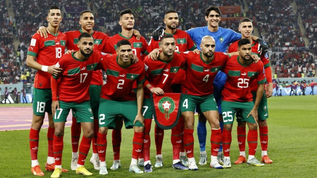 Maroc vs Liberia : Où et quand regarder le match en direct, heure et chaîne de diffusion Groupe de joueurs marocains de football en équipe nationale.