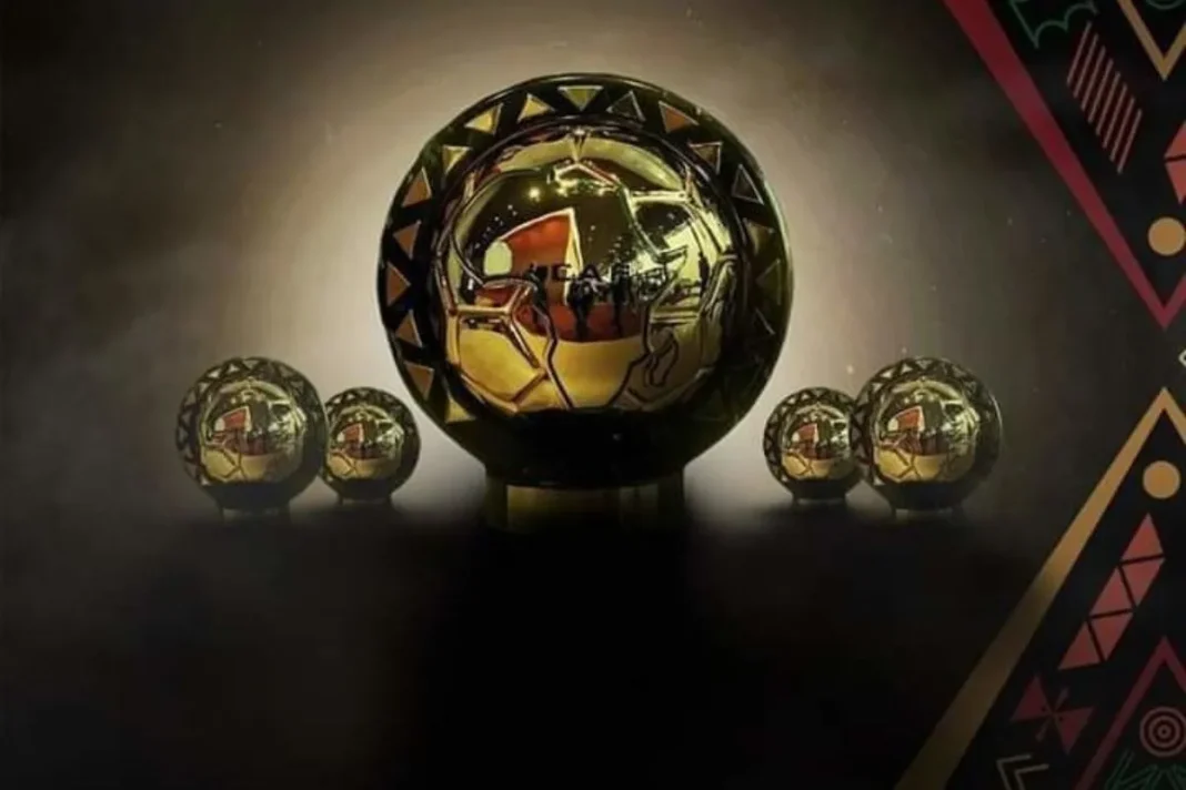 Ballon d’or africain 2023 : le grand favoris selon Djamel Belmadi est… Ballons d'Or africains en or, symboles du football africain 2023.