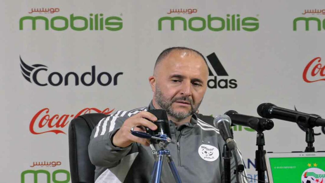 Belmadi en conférence de presse, analysant la stratégie de l'équipe d'Algérie.