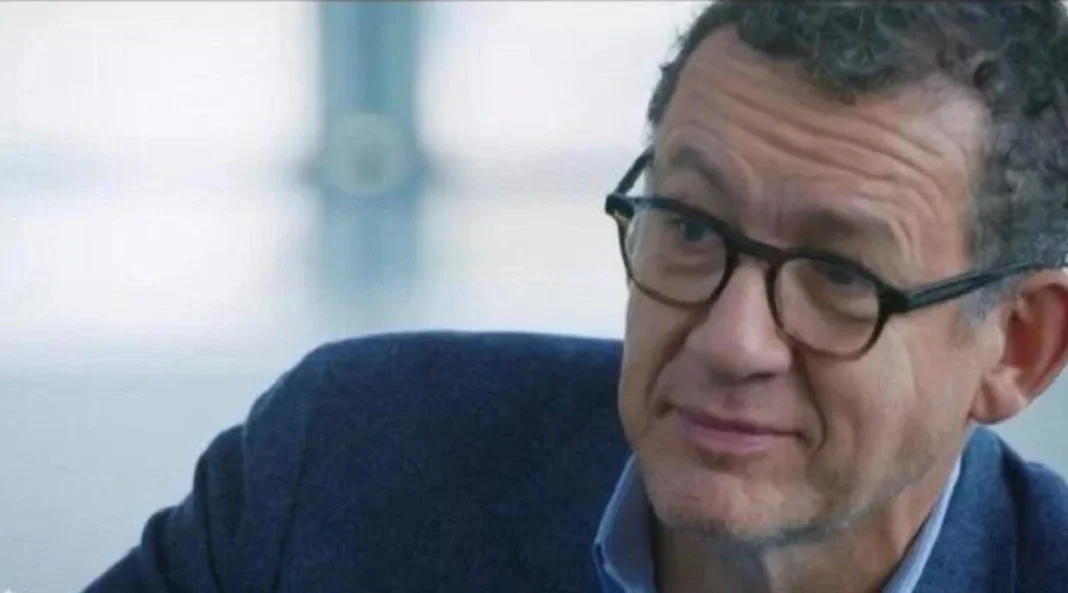 Dany Boon face au racisme : Un parcours d’artiste inspirant d’origines Algériennes Dany Boon, acteur français, lors d'une interview sur le racisme.