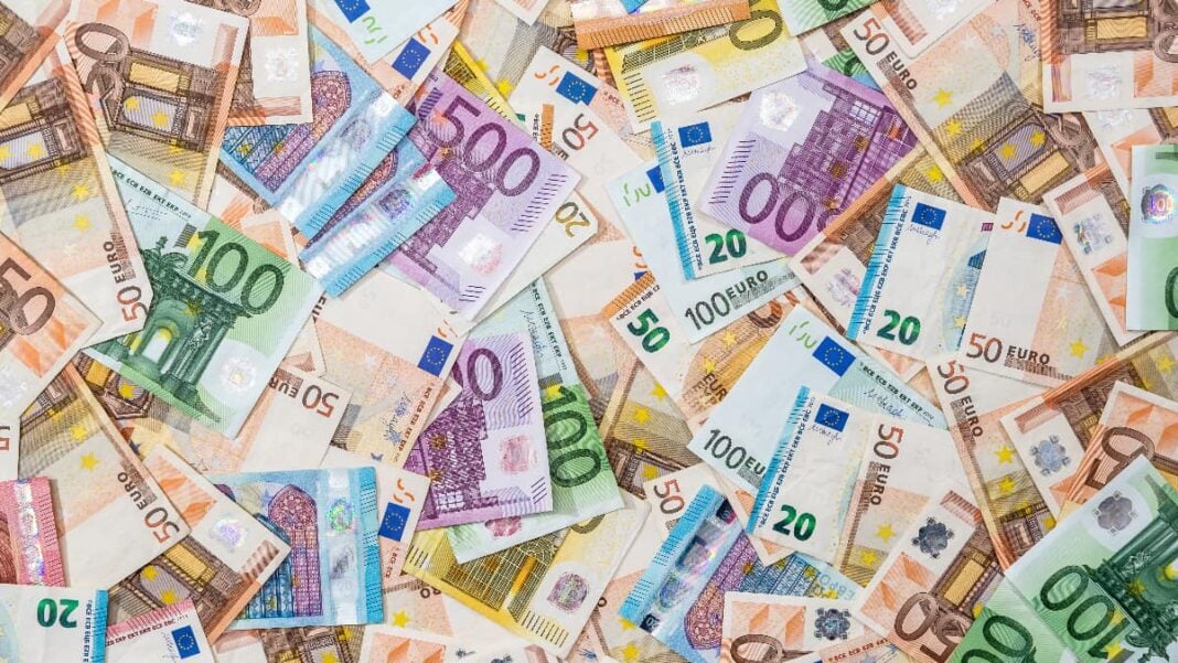Chaos monétaire en Algérie : L’Euro décolle sur le marché noir, Quelles conséquences économiques ? Billets en euros de différentes denominations en Algérie.