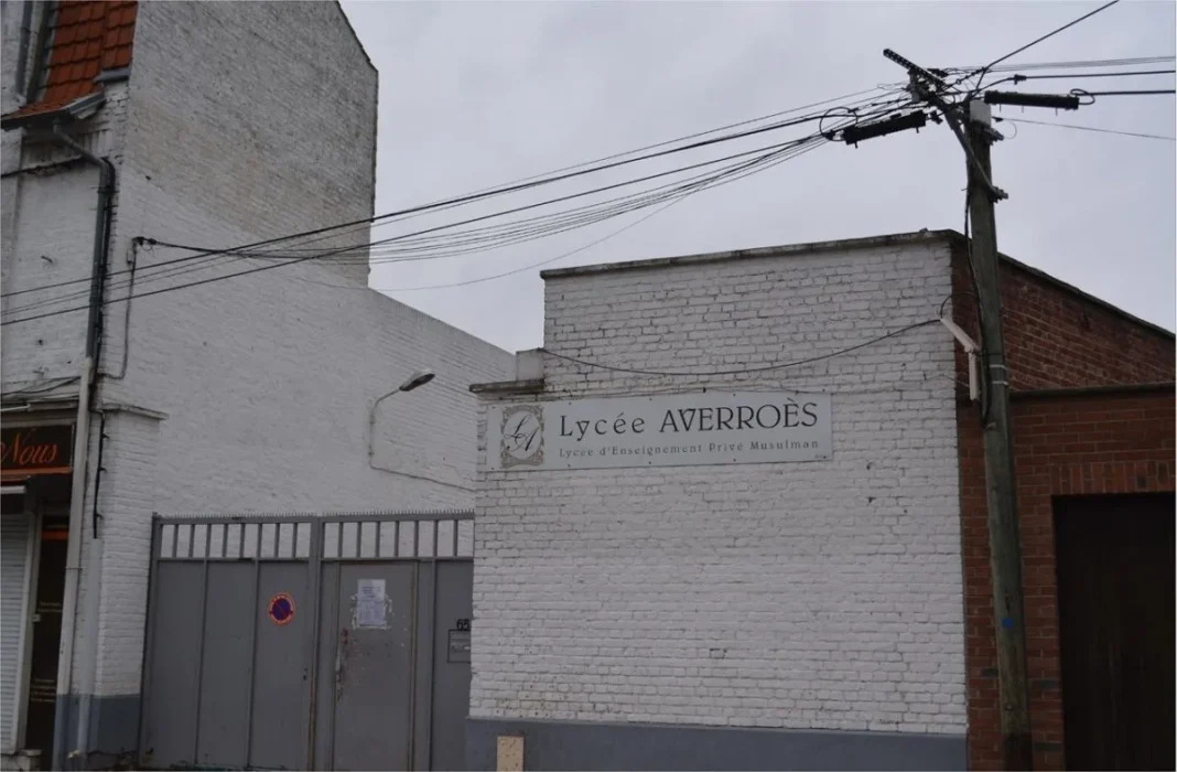 France/Lille: un lycée musulman risque la fermeture à cause de… Entrée du lycée Averroès à Lille, école musulmane en France.