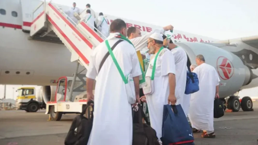 Départ pour Omra 2024 Pilgrims en route pour Omra 2024 à l'aéroport de Maghrebactu.