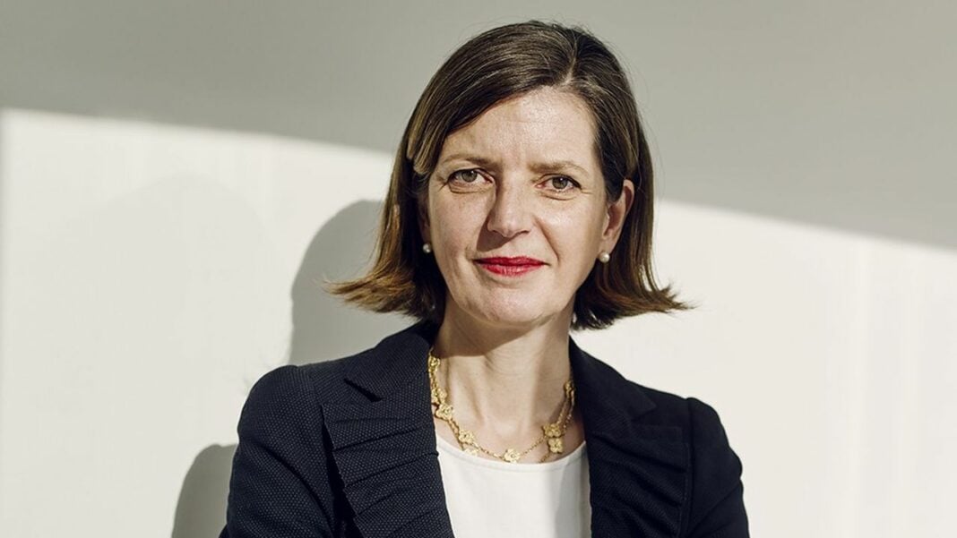 Goldman Sachs : Céline Méchain, L’Artiste Française du Private Equity Portrait de Céline Méchain, experte en private equity chez Goldman Sachs.