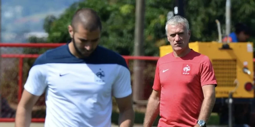 Karim Benzema et Didier Deschamps en entraînement Karim Benzema et Didier Deschamps lors d'une séance d'entraînement de l'équipe de France.
