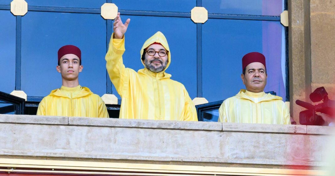 Discours du Roi Mohammed VI Le Roi Mohammed VI s'adresse à la nation lors d'une cérémonie officielle.