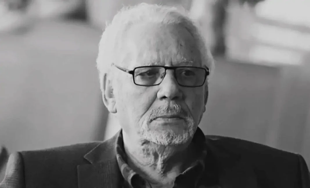 Carnet noir ! Le général Khaled Nezzar s’est éteint Portrait en noir et blanc de Khaled Nezzar, ancien général algérien.