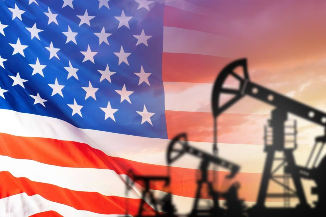 Stocks hebdomadaires de pétrole brut aux USA : Découvrez la situation actuelle Pétrole et drapeau américain, image symbolique de l'industrie pétrolière.