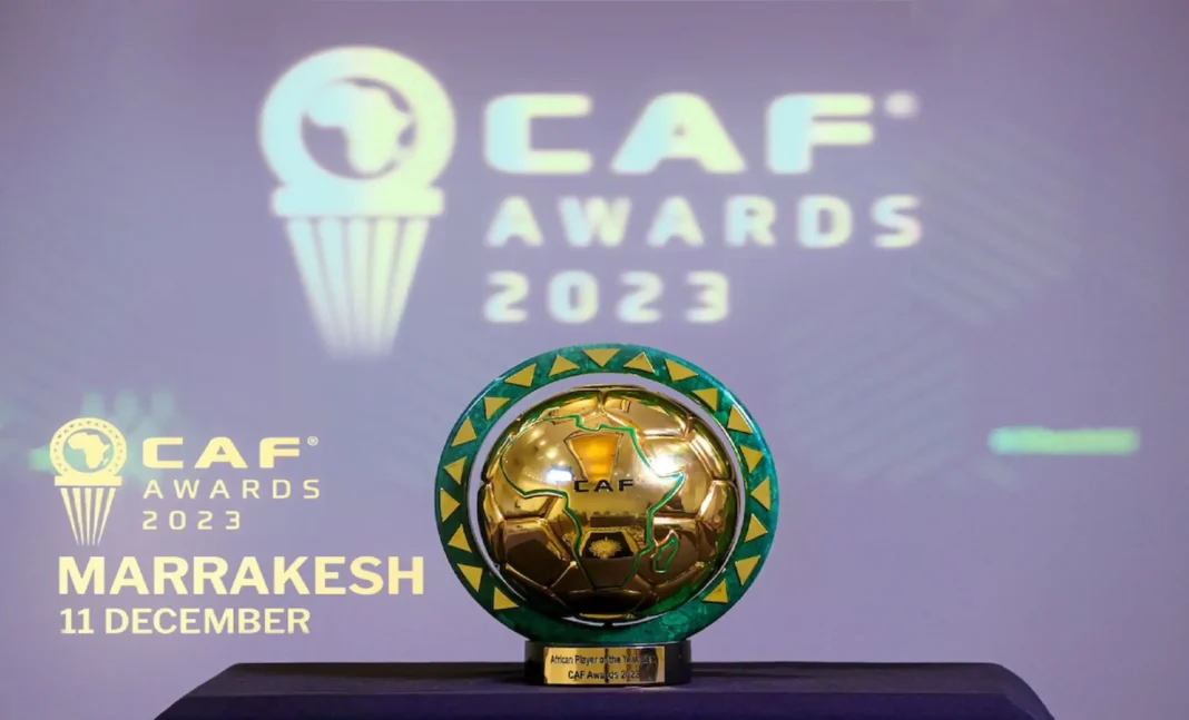 CAF Awards 2023 / Meilleur but de l’année : l’Algérie représentée Trophée CAF Awards 2023 avec logo et inscription Marrakech.