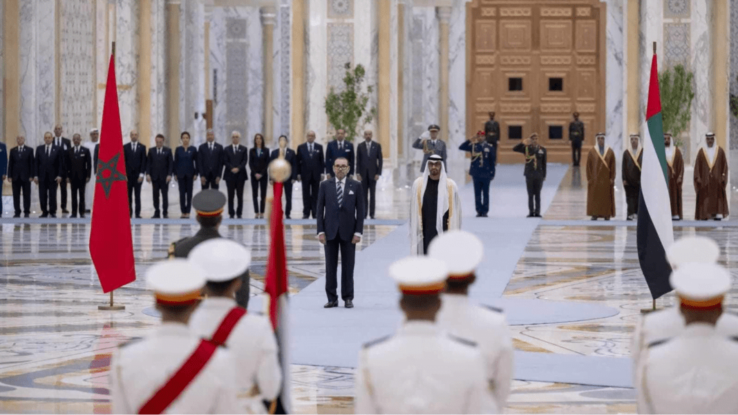 Mohammed VI au Dubai Mall : Une apparition Royale qui enflamme l’événementiel Mohammed VI lors d'une visite officielle au Dubai Mall.