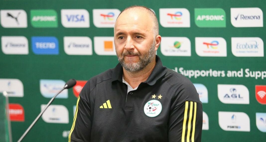 Djamel Belmadi, entraîneur de l'équipe nationale algérienne, lors d'une conférence de presse.