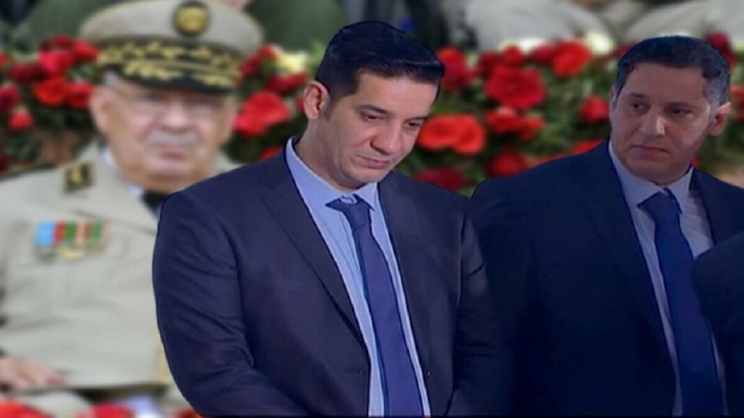 Abdou Semmar au Cœur d’un Séisme Politique : Révélations Expansives sur les Fils de Gaïd Salah en Fuite Abdou Semmar lors d'une cérémonie politique en Algérie.